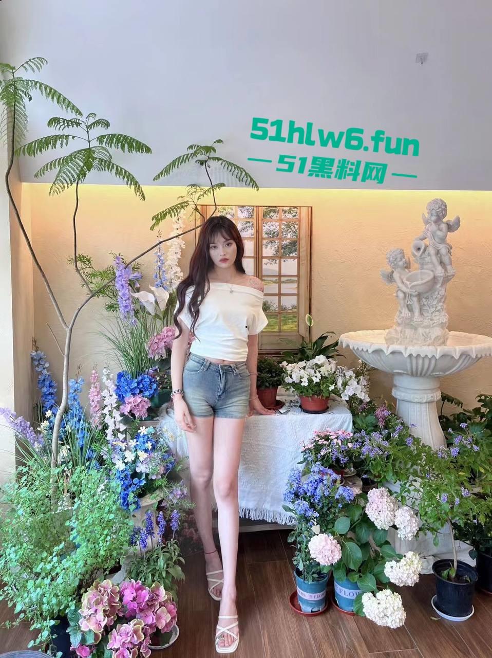 青岛反差母狗【刘子萱】175cm的极品炮架子，逆天大长腿极致性感小骚逼被男友操黑后还被曝光。  第4张