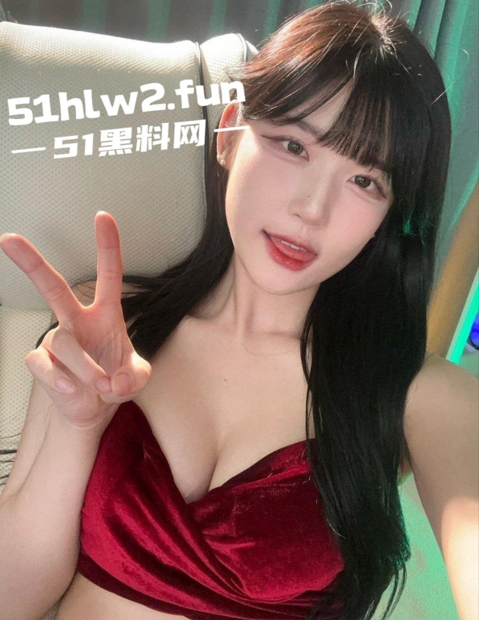 韩国高颜值女神【olaniyule】顶级身材反差母狗肌肤白嫩翘臀大奶,掰开修长美腿自慰嫩穴,诱惑自拍合集流出。 第10张 韩国高颜值女神【olaniyule】顶级身材反差母狗肌肤白嫩翘臀大奶,掰开修长美腿自慰嫩穴,诱惑自拍合集流出。 第10张