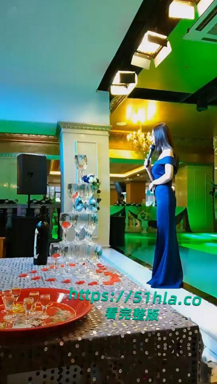 主持专业大三学生妹【桑桑】兼职带着跳蛋主持婚礼直播,金主远程操作跳蛋,边主持边高潮震撼全场! 第6张 主持专业大三学生妹【桑桑】兼职带着跳蛋主持婚礼直播,金主远程操作跳蛋,边主持边高潮震撼全场! 第6张