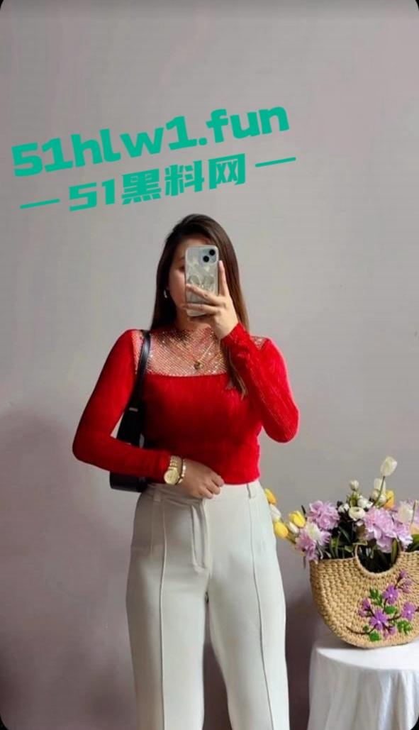 震惊大瓜！北京招商银行高管【廖飞】因欠债危机直接实名下海做鸡，职业白领傍上司还欲求不满发展性趣爱好。  第2张