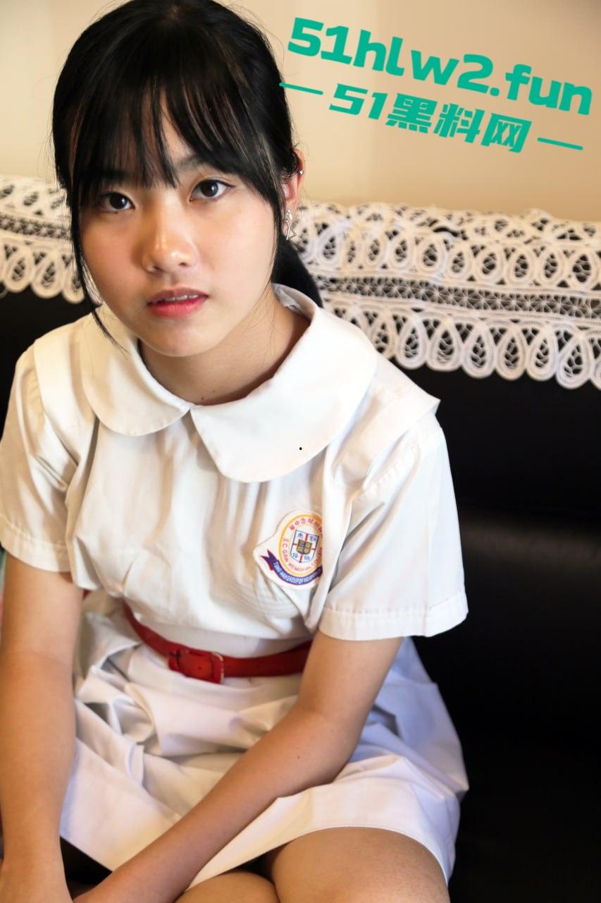 台湾清纯颜值学生妹，乖巧可爱的反差母狗下海拍摄私房写真，三点全露小穴高清特写 多少舔狗心里的梦中女神。  第3张