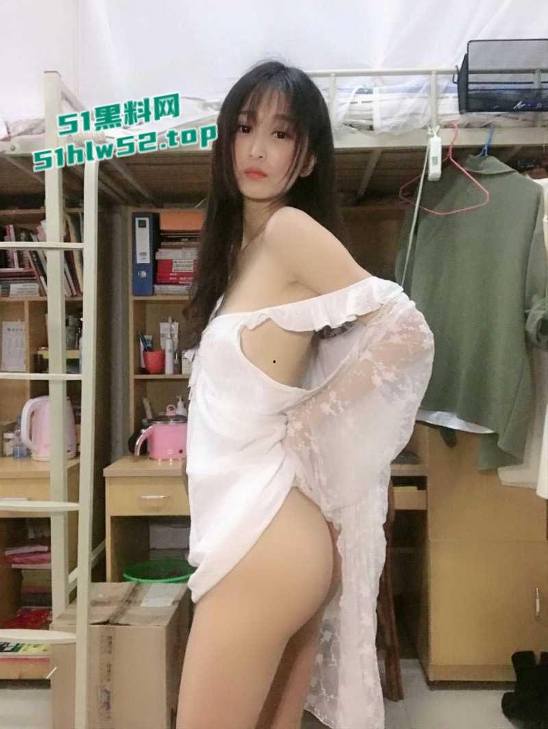 泸州西南医科大反差学妹【杨冰瑶】宿舍情趣自拍，与炮友激情性爱口交视频泄密！  第6张