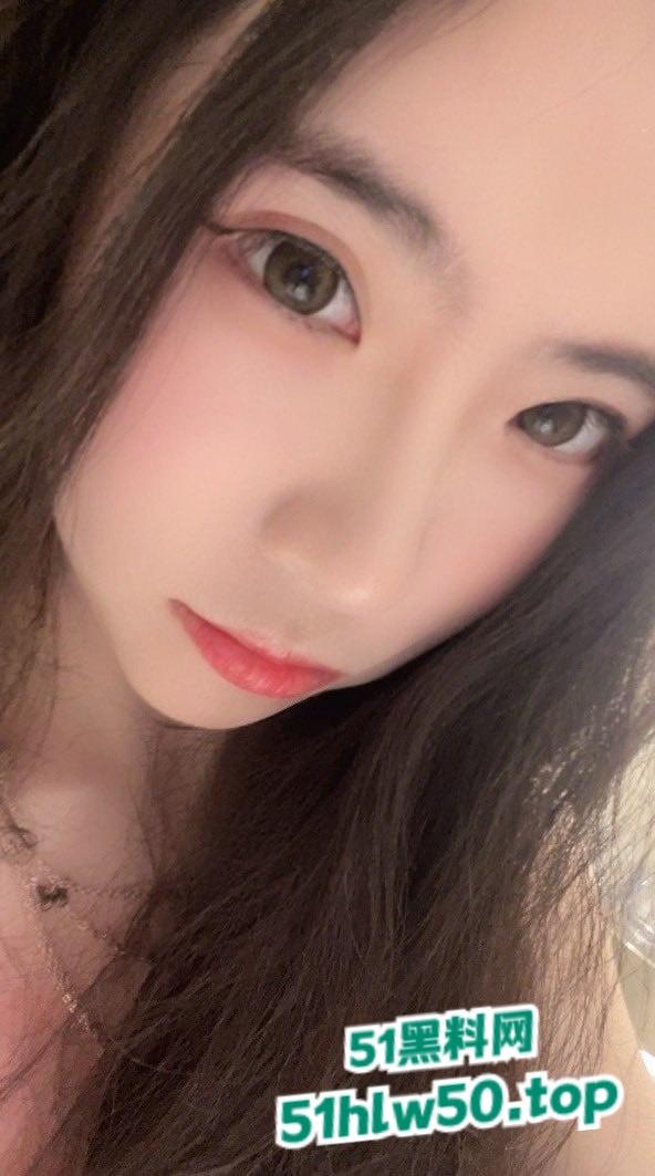 撸点爆满的【沪上十三姨】高冷艳气质美女，开档黑丝大尺度显得巨反差！  第8张