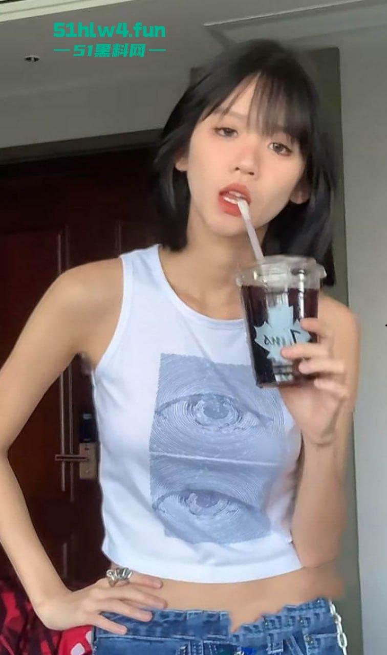 抖音纯欲天花板1800万网红【井川里予】现在已改名【痱子哭哭】不雅视频事件!纯欲天花板沦为擦边天花板 。 第2张 抖音纯欲天花板1800万网红【井川里予】现在已改名【痱子哭哭】不雅视频事件!纯欲天花板沦为擦边天花板 。 第2张