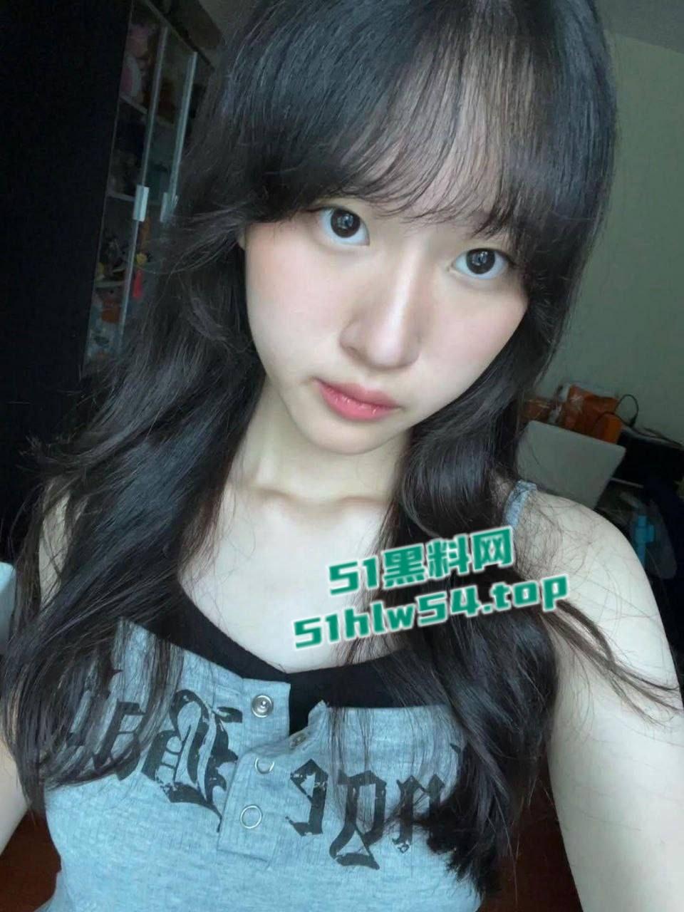 香港圣母书院高校学妹,初尝禁果首次做爱,胴体稚嫩满面享受,浑身散发青涩气息! 第2张 香港圣母书院高校学妹,初尝禁果首次做爱,胴体稚嫩满面享受,浑身散发青涩气息! 第2张