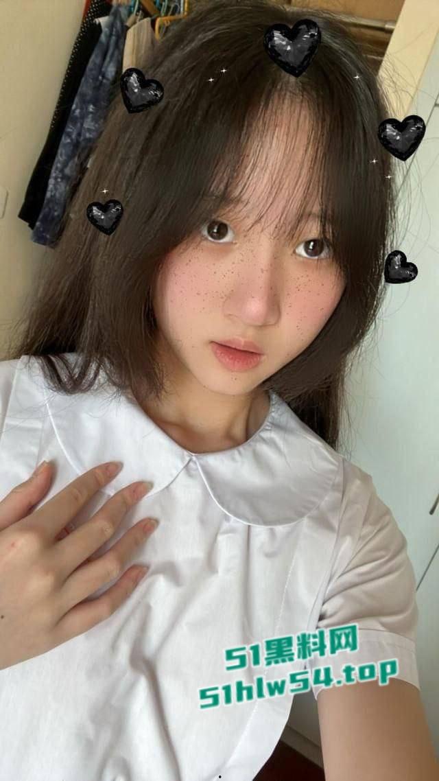 香港圣母书院高校学妹,初尝禁果首次做爱,胴体稚嫩满面享受,浑身散发青涩气息! 第3张 香港圣母书院高校学妹,初尝禁果首次做爱,胴体稚嫩满面享受,浑身散发青涩气息! 第3张