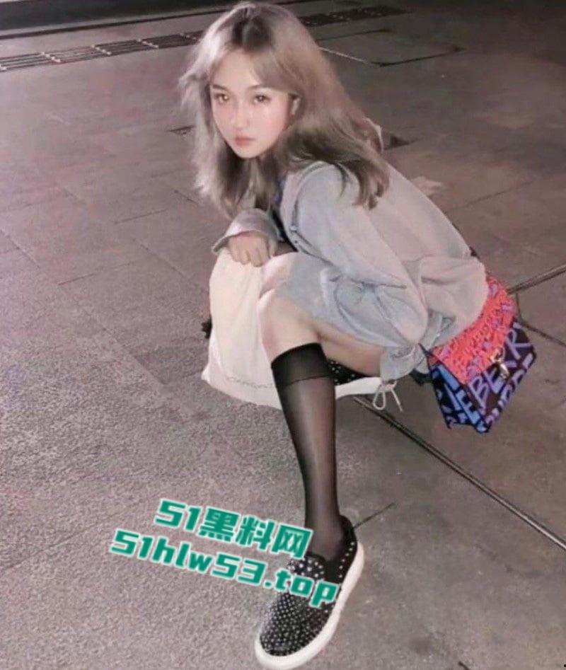 00后金发美少女痴迷网恋,奔现后竟被下药迷奸按头深喉后入暴操,模样犹如泄欲工具! 第3张 00后金发美少女痴迷网恋,奔现后竟被下药迷奸按头深喉后入暴操,模样犹如泄欲工具! 第3张