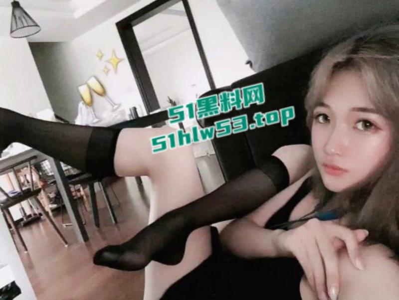 00后金发美少女痴迷网恋,奔现后竟被下药迷奸按头深喉后入暴操,模样犹如泄欲工具! 第4张 00后金发美少女痴迷网恋,奔现后竟被下药迷奸按头深喉后入暴操,模样犹如泄欲工具! 第4张