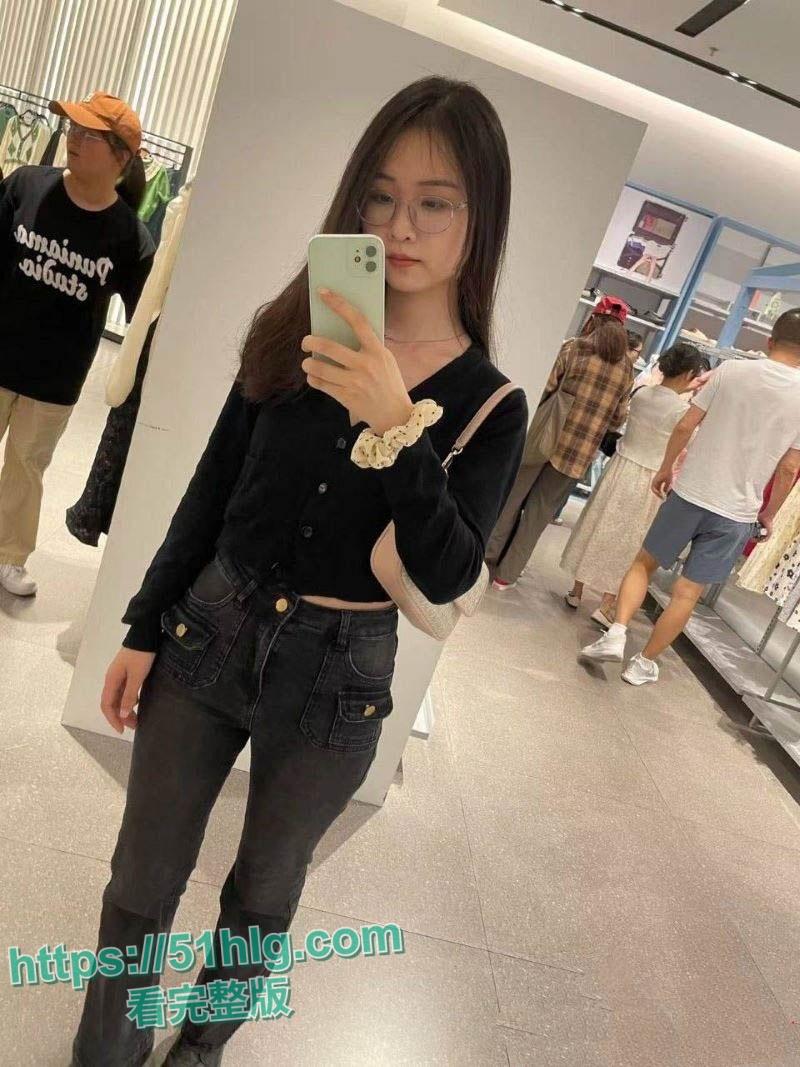 深圳北航校花【赵蕊】性感约炮！红色蕾丝情趣装引诱满场， 雪白嫩体爆发无限快感，骚态撩人  第5张