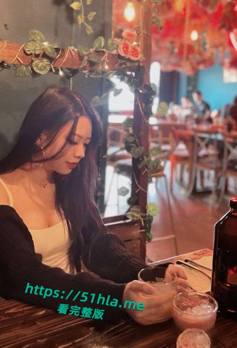 高颜值coser与前男友性爱视频曝光,吊带黑丝深喉舔屌,媚眼如丝表情超骚,撅着翘臀被无套后入! 第2张 高颜值coser与前男友性爱视频曝光,吊带黑丝深喉舔屌,媚眼如丝表情超骚,撅着翘臀被无套后入! 第2张