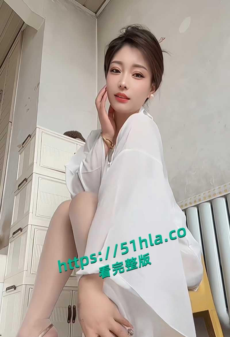 抖音26万粉丝御姐网红【小梅】性爱视频流出，身穿白领制服花式自慰被金主无套爆操，反差十足的淫娃浪货！  第3张