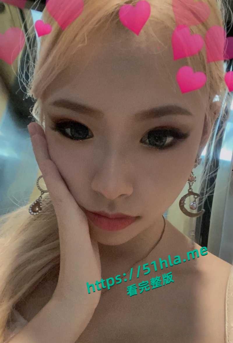 高颜值coser与前男友性爱视频曝光,吊带黑丝深喉舔屌,媚眼如丝表情超骚,撅着翘臀被无套后入! 第8张 高颜值coser与前男友性爱视频曝光,吊带黑丝深喉舔屌,媚眼如丝表情超骚,撅着翘臀被无套后入! 第8张