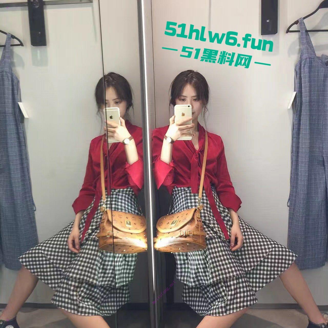 神似王祖贤的校花女神，身材极品大长腿白嫩诱人被老司机学长拿下，酒店露脸啪啪无套内射。  第2张