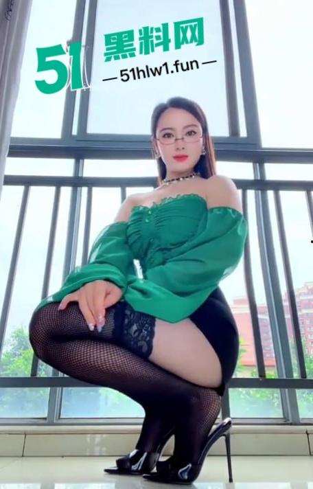 抖音6万粉主播【马妲己】与土豪线下约操视频流出!黑丝美腿性感风骚 骑乘位遭疯狂抽插! 第1张 抖音6万粉主播【马妲己】与土豪线下约操视频流出!黑丝美腿性感风骚 骑乘位遭疯狂抽插! 第1张