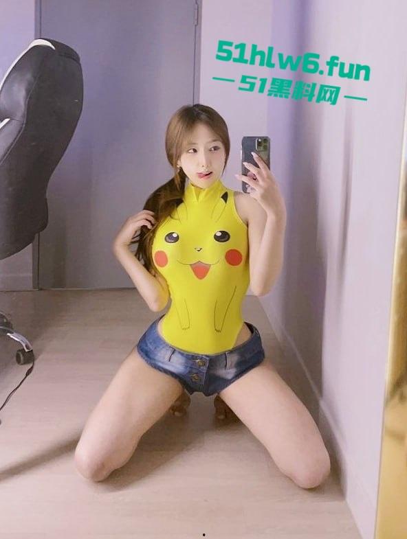 高颜少女吃播主播【金熙宰】下海全裸自慰视频流出，吃播赚钱太难直接下海涉黄捞钱。  第1张