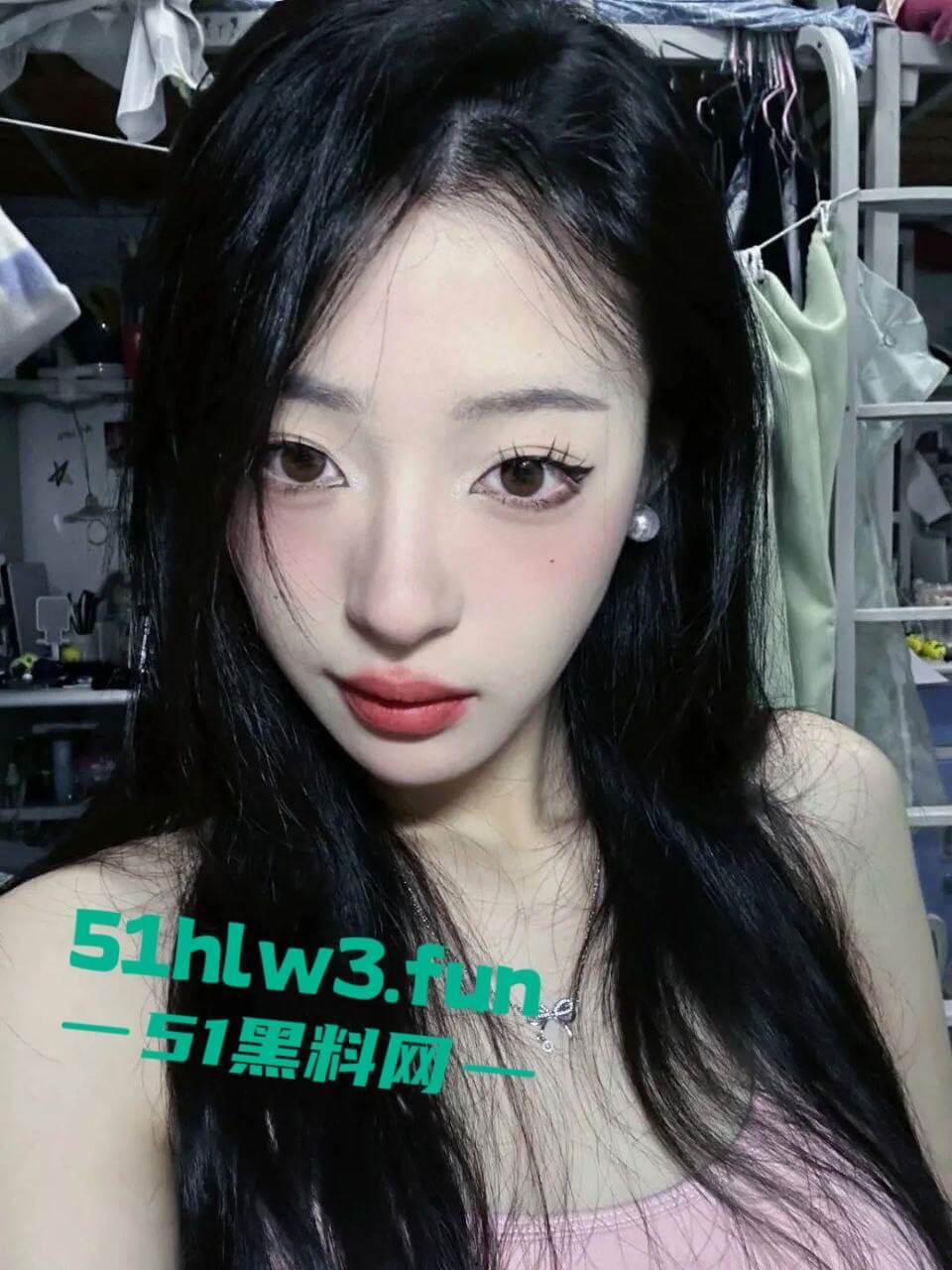 抖音颜值女神【灌饱饱】绝美颜值御姐尤物，身材修长细腰大奶修长美腿性感撩人多部自拍合集流出。  第4张