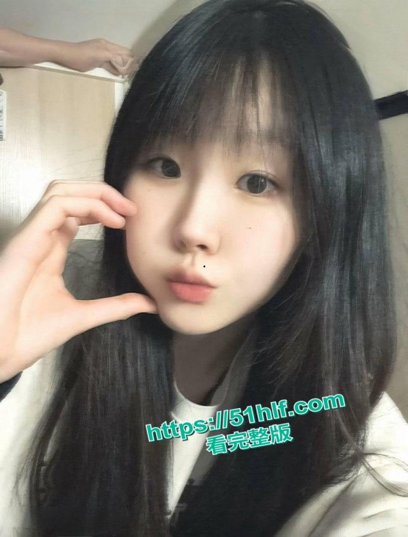 超反差大一嫩妹【董欣】恋父癖极为严重,口味独特与大龄炮友一夜两炮,骑乘榨精淫荡至极! 第1张 超反差大一嫩妹【董欣】恋父癖极为严重,口味独特与大龄炮友一夜两炮,骑乘榨精淫荡至极! 第1张