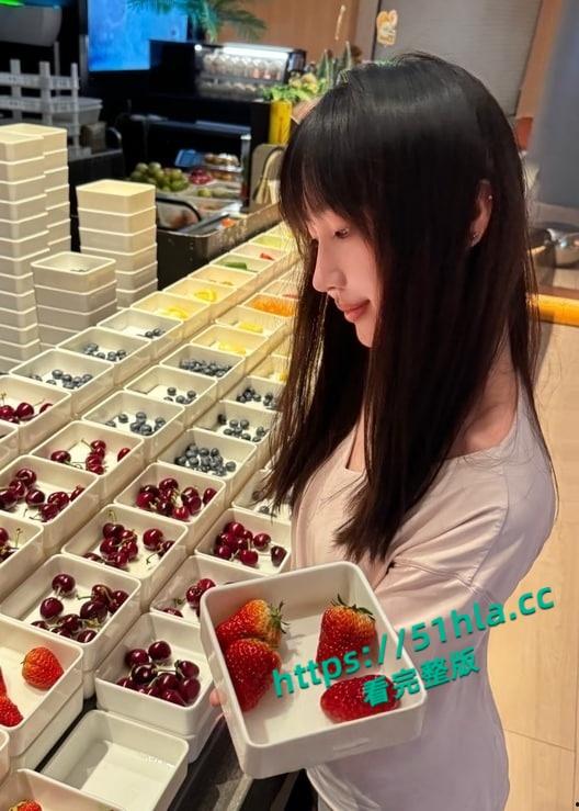 独家爆料，湖南省永州小学老师【李畅】裸聊视频，深夜寂寞难耐抖音主动勾引瓜友裸聊被曝光！  第4张