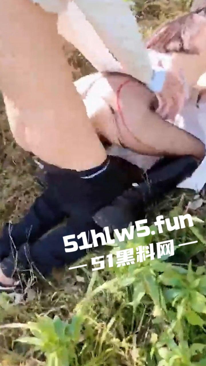 家有娇妻【2】带骚老婆逛景区玩刺激,偶遇单独路人献妻给操满足我的绿帽愿望。 第6张 家有娇妻【2】带骚老婆逛景区玩刺激,偶遇单独路人献妻给操满足我的绿帽愿望。 第6张