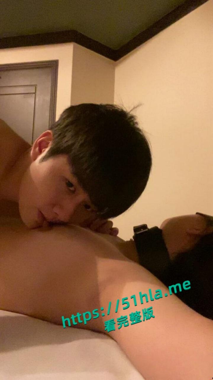 韩国高质量情侣露脸泄密,狗链栓脖深喉舔逼,车震抠肛花样超多,户外吃奶两人甜蜜无间! 第3张 韩国高质量情侣露脸泄密,狗链栓脖深喉舔逼,车震抠肛花样超多,户外吃奶两人甜蜜无间! 第3张