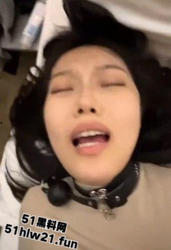 中国民用航空飞行学院【吴婷】粉嫩玉足线下约炮金主，灵活舌头简直可以含化鸡巴！  第2张