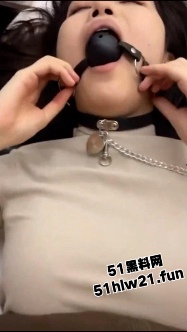 中国民用航空飞行学院【吴婷】粉嫩玉足线下约炮金主，灵活舌头简直可以含化鸡巴！  第4张