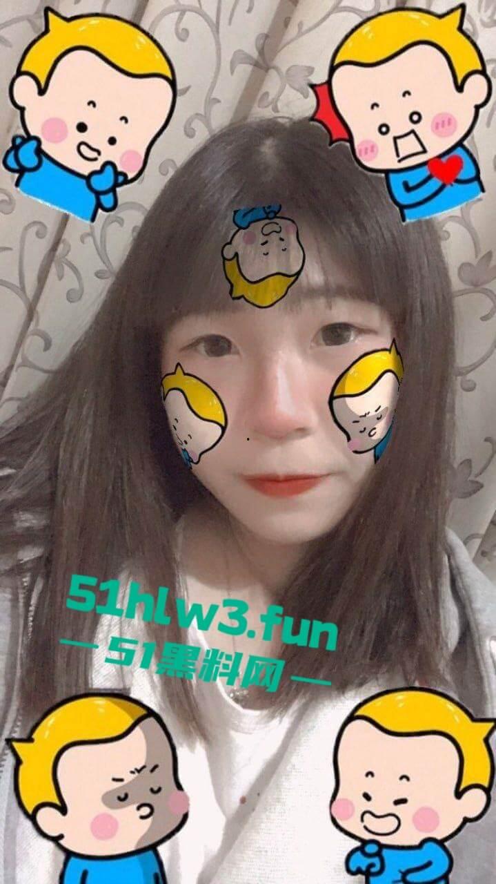 反差母狗学生妹【任荣华】身材娇小纤细小嫩妹，私下母狗一条各种自拍勾引金主骚的没边了。  第9张