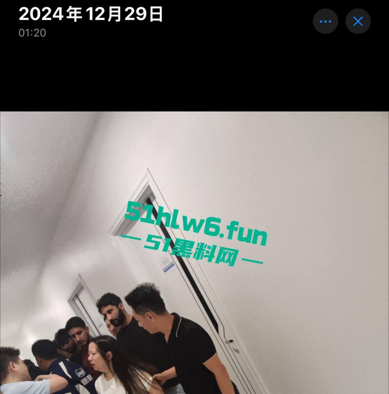 柬埔寨波贝太子园区，韩国男子强奸女子被老外们制止逮捕，韩国男还现场装逼结果直接被警方带走。  第1张