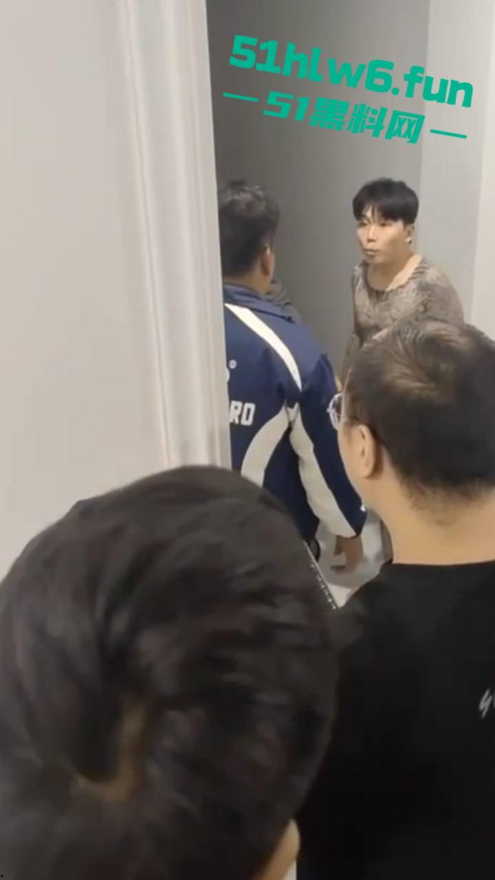 柬埔寨波贝太子园区，韩国男子强奸女子被老外们制止逮捕，韩国男还现场装逼结果直接被警方带走。  第3张