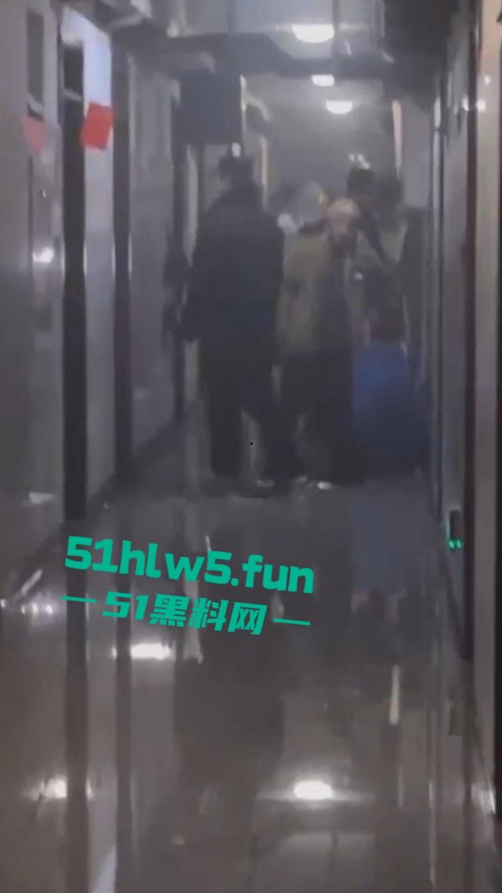 合肥工业大学,研二变态男网购硅胶女友宿舍发泄,怕被室友发现在厕所焚烧结果酿成火灾全校皆知。 第4张 合肥工业大学,研二变态男网购硅胶女友宿舍发泄,怕被室友发现在厕所焚烧结果酿成火灾全校皆知。 第4张