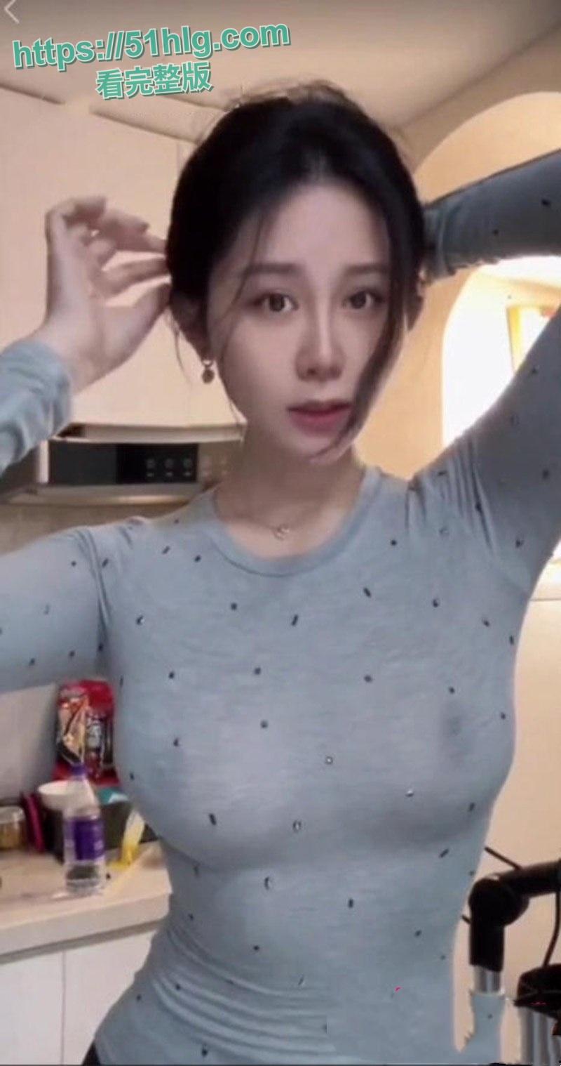 【浙江】健身教练【Monica】咸鱼卖货内卷升级！真空卖衣乳头若隐若现，巨乳蜂腰尽显淫荡本色  第1张