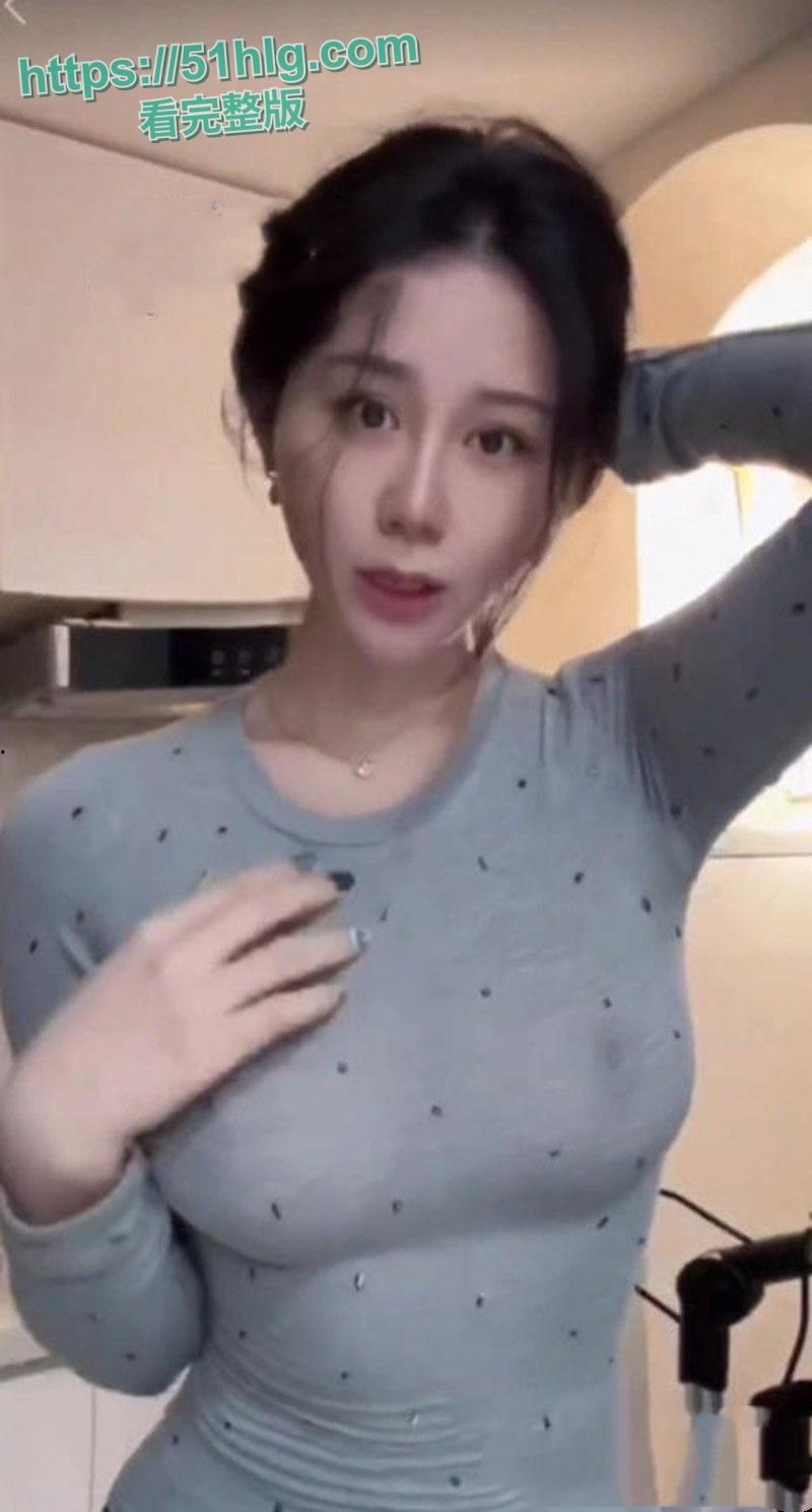 【浙江】健身教练【Monica】咸鱼卖货内卷升级！真空卖衣乳头若隐若现，巨乳蜂腰尽显淫荡本色  第2张