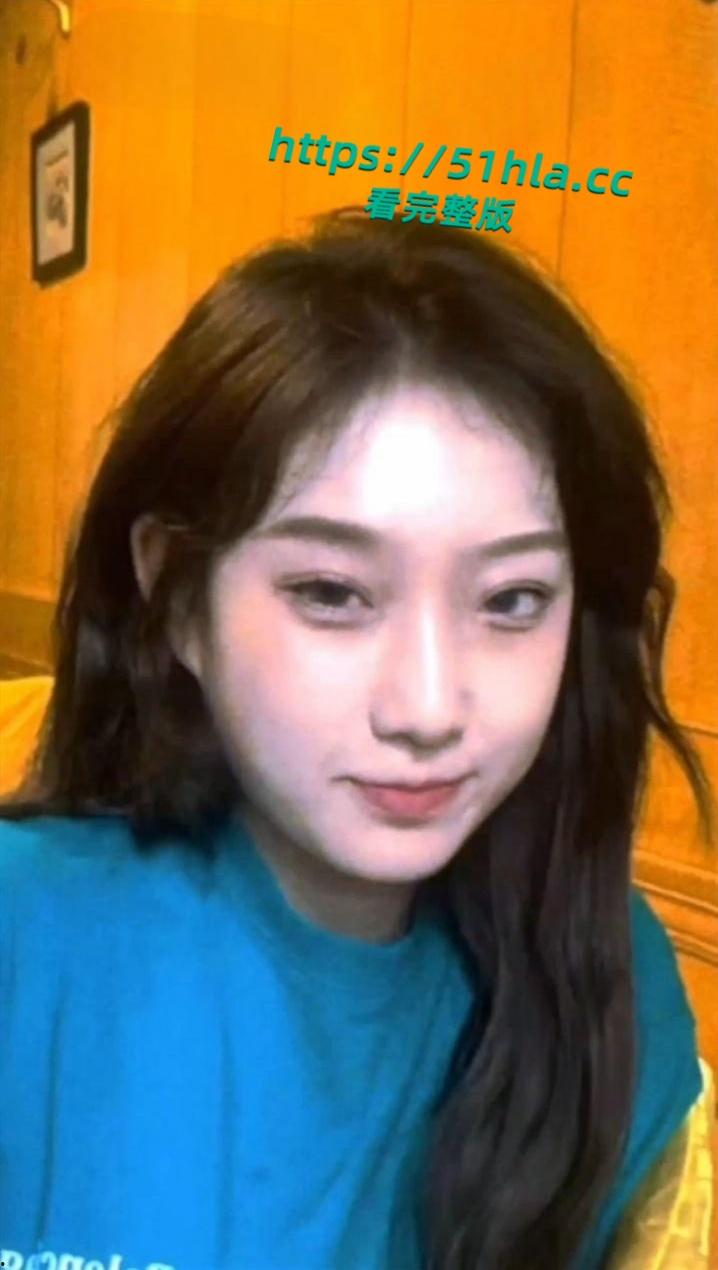 纯欲风高颜值女神露脸私拍泄密,撅臀展示猫尾肛塞,道具撑穴上演自慰下蛋精彩瞬间! 第1张 纯欲风高颜值女神露脸私拍泄密,撅臀展示猫尾肛塞,道具撑穴上演自慰下蛋精彩瞬间! 第1张