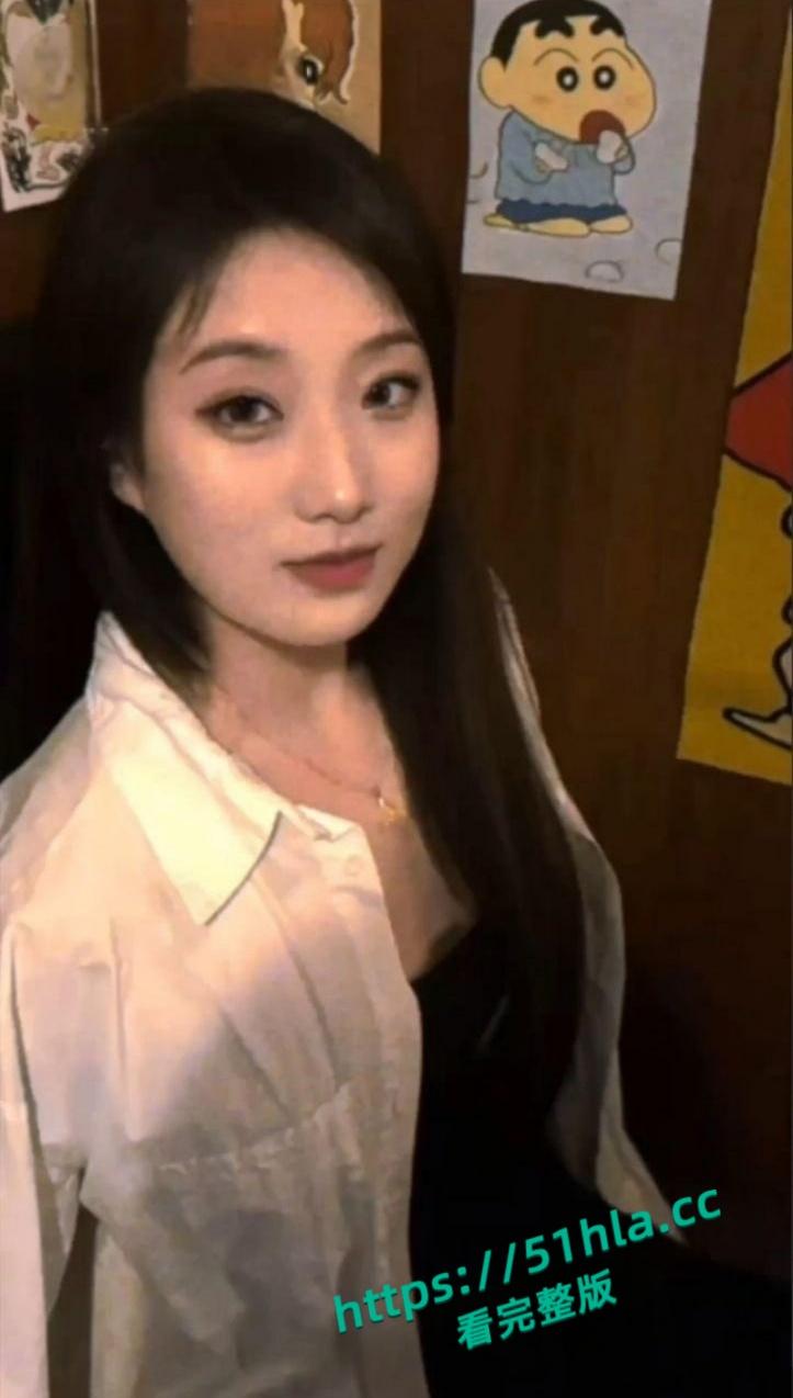 纯欲风高颜值女神露脸私拍泄密,撅臀展示猫尾肛塞,道具撑穴上演自慰下蛋精彩瞬间! 第2张 纯欲风高颜值女神露脸私拍泄密,撅臀展示猫尾肛塞,道具撑穴上演自慰下蛋精彩瞬间! 第2张