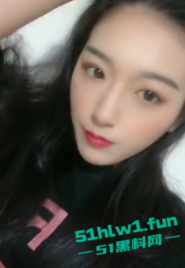 山东烟台人妻【颜馥】网上裸聊自慰极品骚货饥渴难耐用假屌狂插多毛蜜穴淫水四溅浪叫不止。 第5张 山东烟台人妻【颜馥】网上裸聊自慰极品骚货饥渴难耐用假屌狂插多毛蜜穴淫水四溅浪叫不止。 第5张