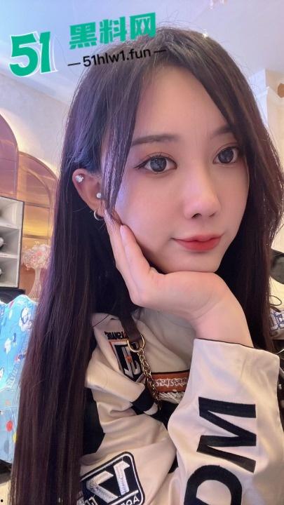 超美男娘〖鬼鬼〗约炮金主大哥口屌全过程流出,性感TS惨被巨棒鸡奸视频。 第1张 超美男娘〖鬼鬼〗约炮金主大哥口屌全过程流出,性感TS惨被巨棒鸡奸视频。 第1张