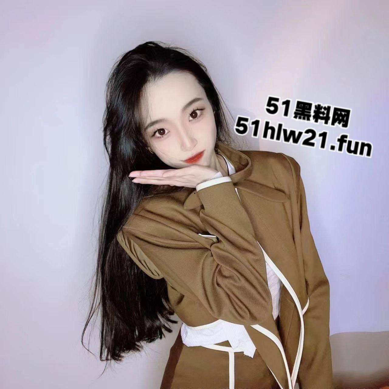 微博网红泄密【一只小年糕呀】高颜值长腿反差前女友，分手后被渣男曝光露脸自拍！  第5张