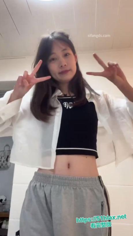 可爱大眼贫乳萌妹私密炮战视频流出!甜美清纯脸蛋全裸自拍奶头硬翘阴唇湿润欲拒还迎,男友大鸡巴无套狂怼骚穴主动迎合变床上骚货 第1张 可爱大眼贫乳萌妹私密炮战视频流出!甜美清纯脸蛋全裸自拍奶头硬翘阴唇湿润欲拒还迎,男友大鸡巴无套狂怼骚穴主动迎合变床上骚货 第1张