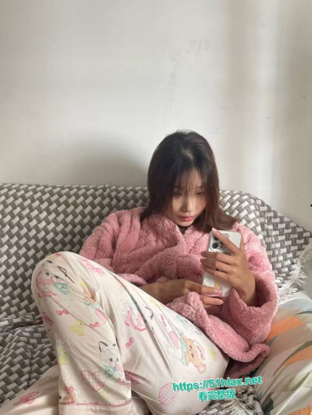 可爱大眼贫乳萌妹私密炮战视频流出!甜美清纯脸蛋全裸自拍奶头硬翘阴唇湿润欲拒还迎,男友大鸡巴无套狂怼骚穴主动迎合变床上骚货 第2张 可爱大眼贫乳萌妹私密炮战视频流出!甜美清纯脸蛋全裸自拍奶头硬翘阴唇湿润欲拒还迎,男友大鸡巴无套狂怼骚穴主动迎合变床上骚货 第2张