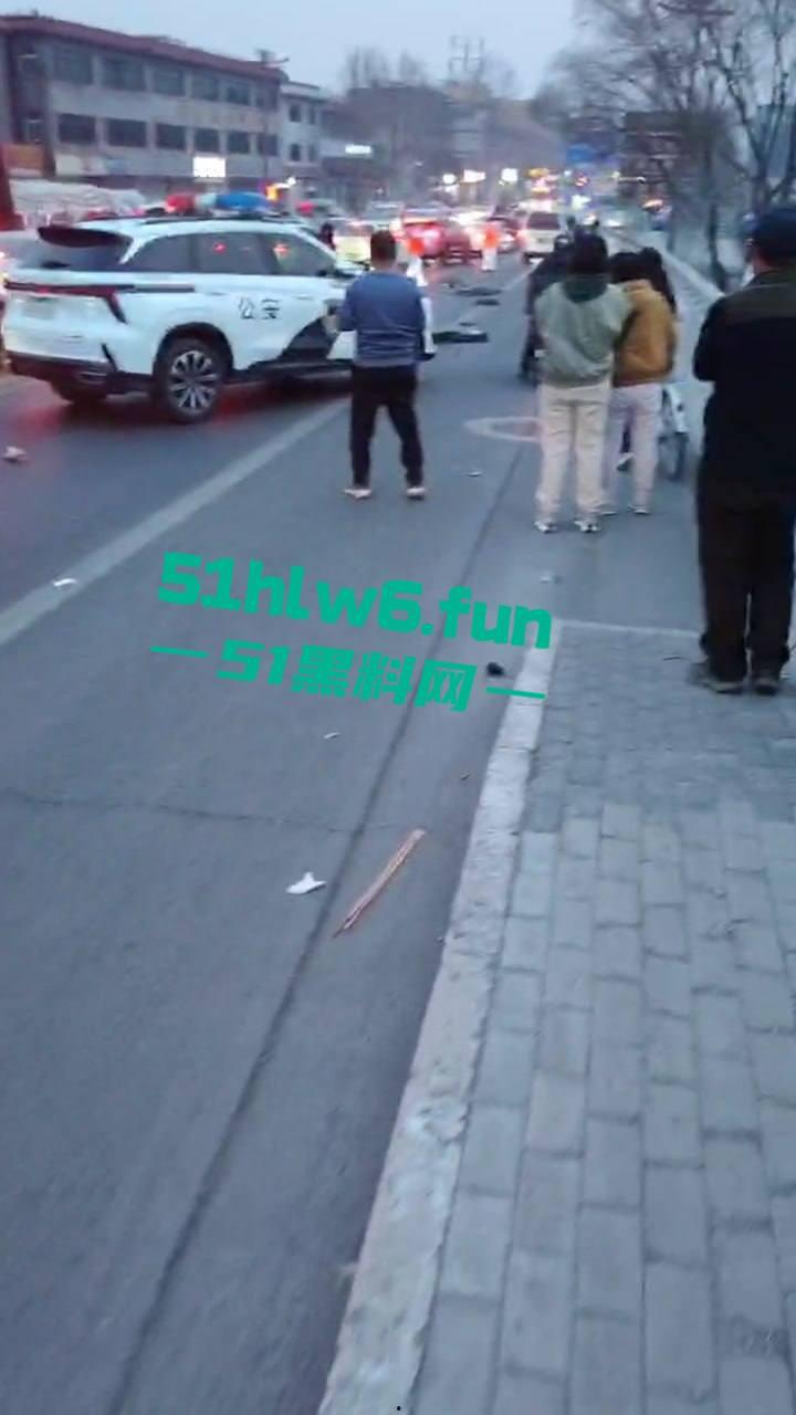 北京市房山区车祸事件，琉璃河大桥发生事故大卡车司机发疯，冲进车流撞死5名中学生。  第4张