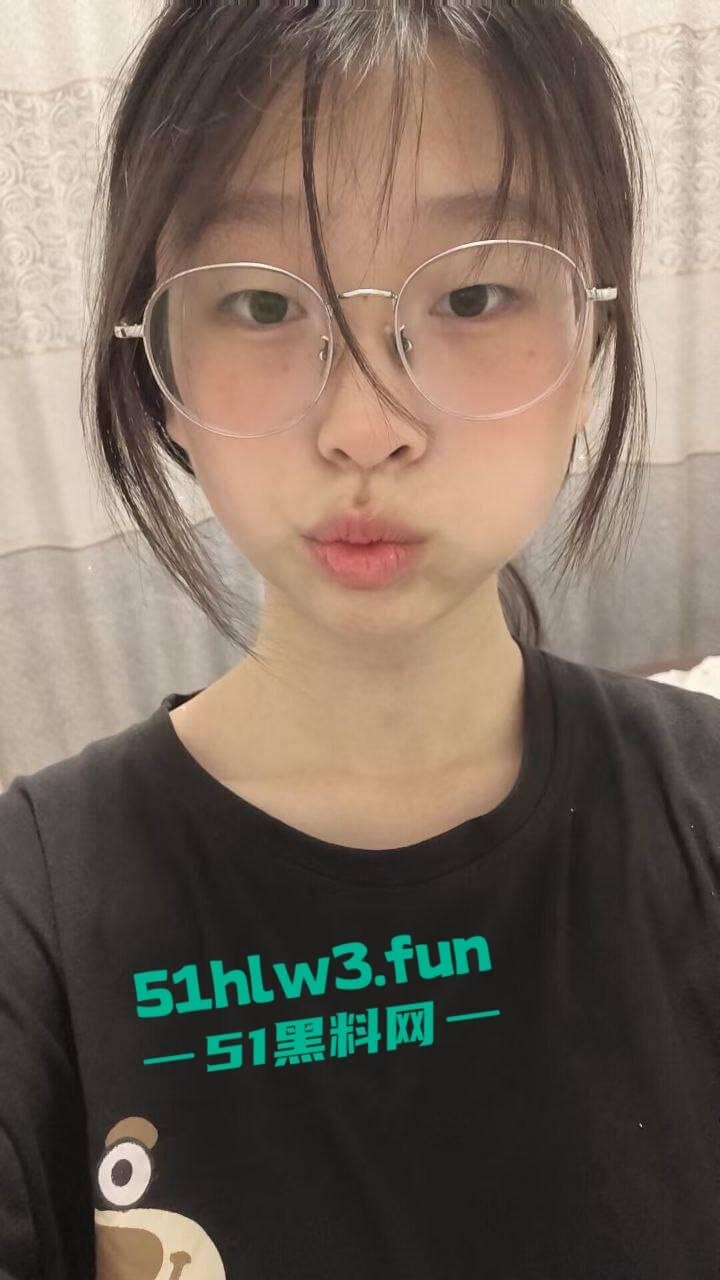 极品眼镜小母狗【季翰文】超反差的性感骚货颜值清纯甜美,内在母狗一只高潮脸居家自慰视频流出。 第8张 极品眼镜小母狗【季翰文】超反差的性感骚货颜值清纯甜美,内在母狗一只高潮脸居家自慰视频流出。 第8张