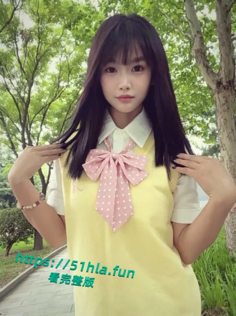 真实迷奸,白嫩学生妹醉酒被带到酒店强制深喉扇嘴巴爆操,无套内射后犹如垃圾般被丢弃一旁! 第3张 真实迷奸,白嫩学生妹醉酒被带到酒店强制深喉扇嘴巴爆操,无套内射后犹如垃圾般被丢弃一旁! 第3张