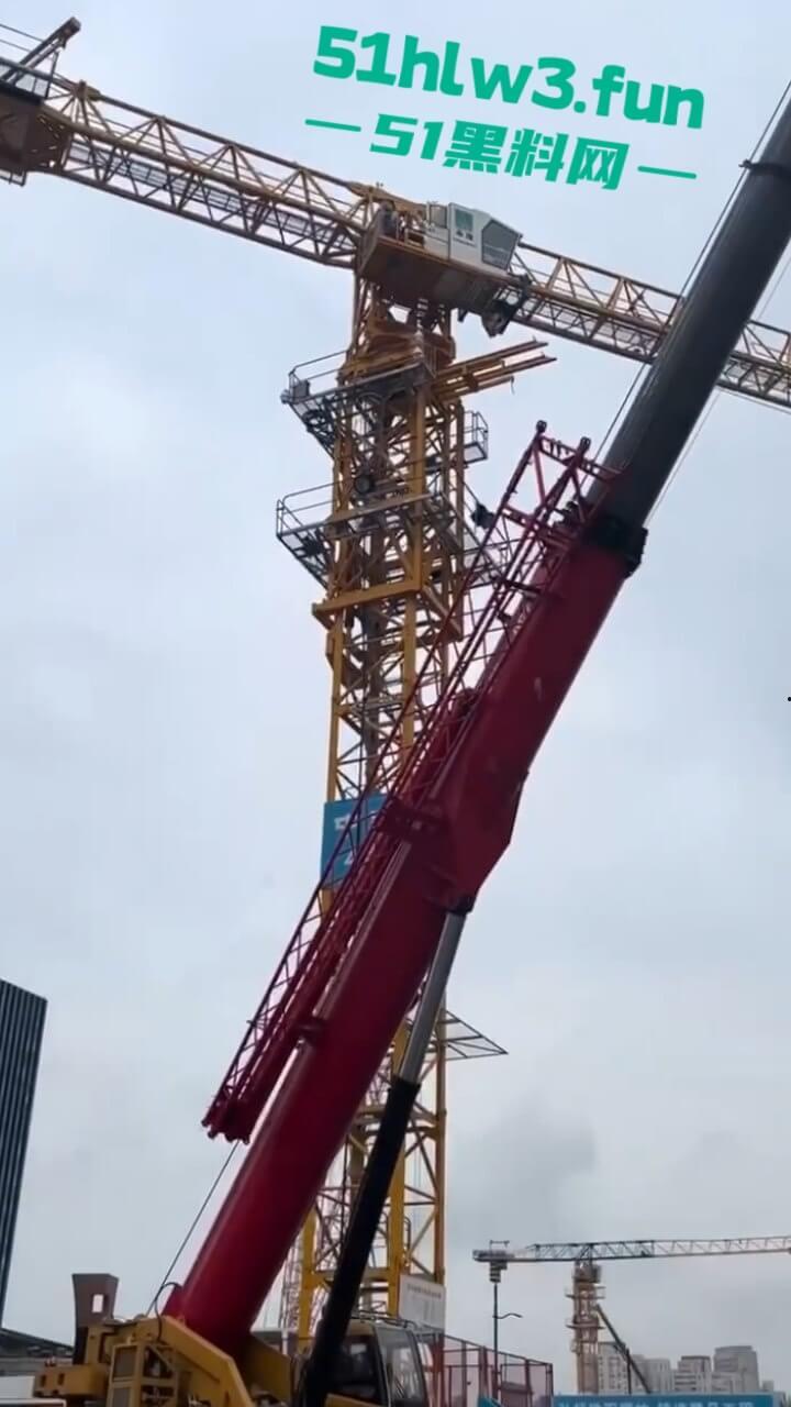 工地师傅叫鸡实录，塔吊大哥叫鸡高空做爱叫声响彻整个工地，又到货车上和司机车震玩的真刺激啊。  第4张