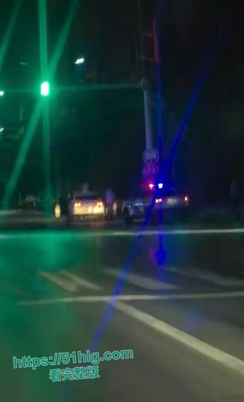 【山东诸城】繁荣路惊现死人头！伫立在马路中央周边血迹斑驳，路过行人被吓的当场昏厥，胆小勿入！  第3张