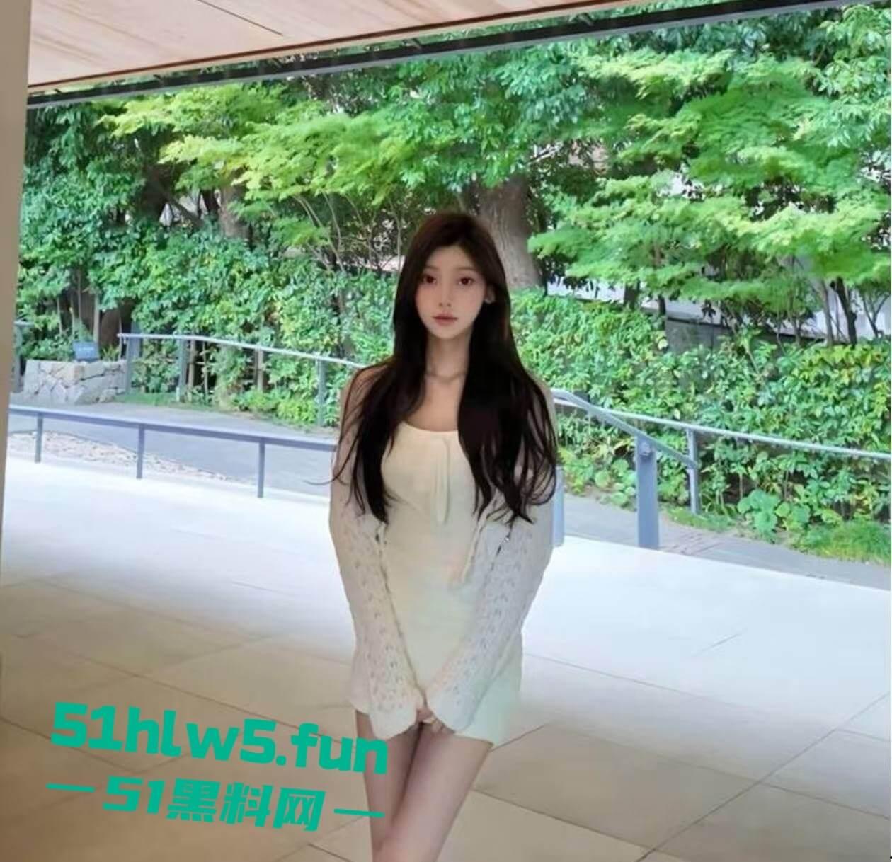 抖音高颜值网红【寺圭森寺森】直播时被操逼吗? 面无表情继续直播,引发网友们的高度关注。 第2张 抖音高颜值网红【寺圭森寺森】直播时被操逼吗? 面无表情继续直播,引发网友们的高度关注。 第2张