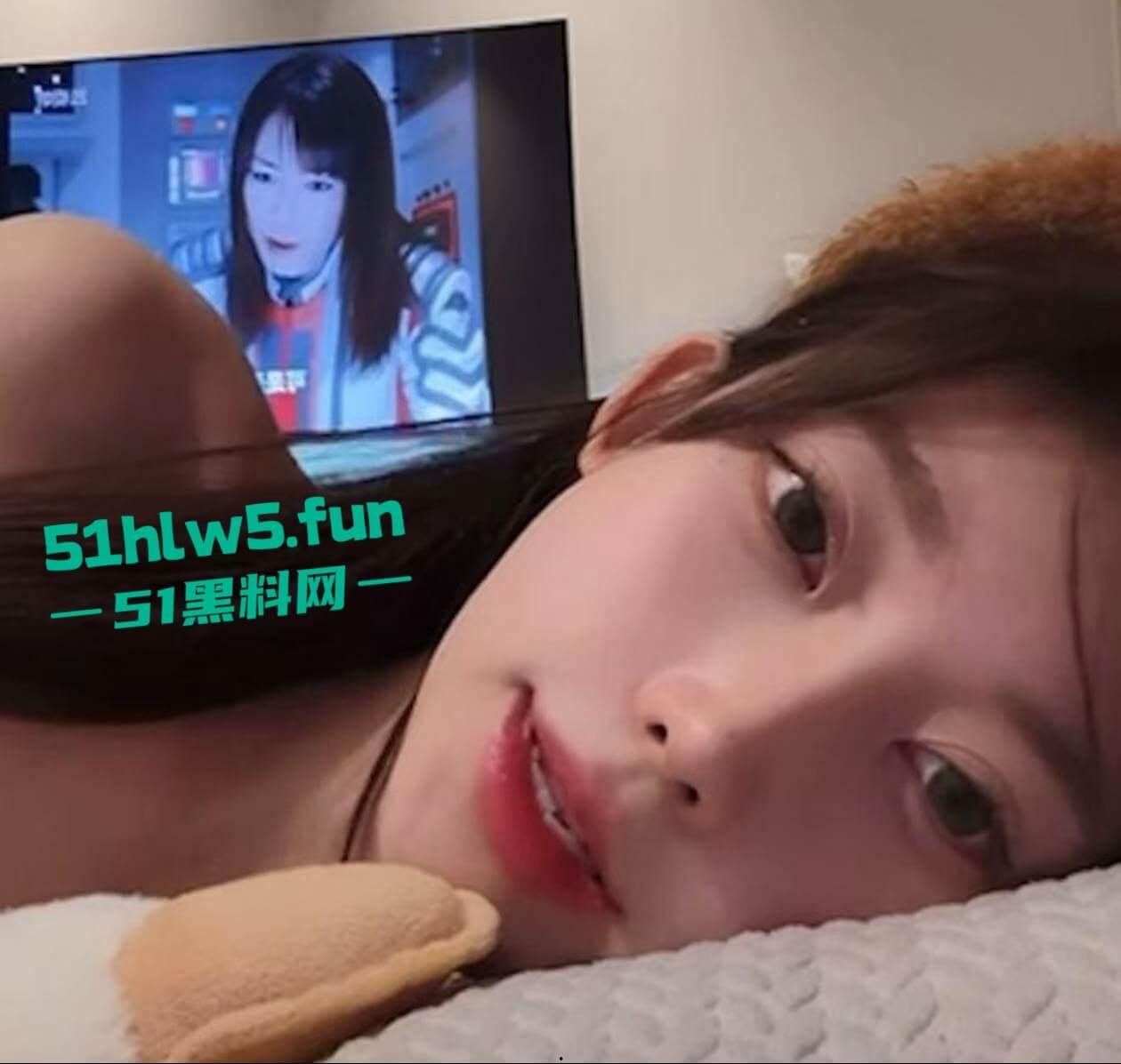 抖音高颜值网红【寺圭森寺森】直播时被操逼吗? 面无表情继续直播,引发网友们的高度关注。 第4张 抖音高颜值网红【寺圭森寺森】直播时被操逼吗? 面无表情继续直播,引发网友们的高度关注。 第4张