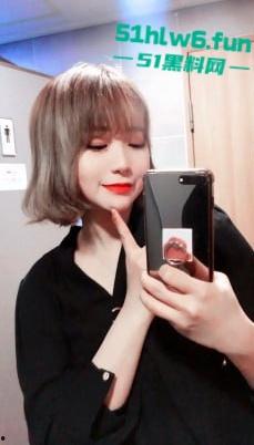 绿帽瓜友投稿，分享自己的大奶极品女友还灌醉迷晕后给兄弟玩，这真是义父级的好兄弟啊。  第9张