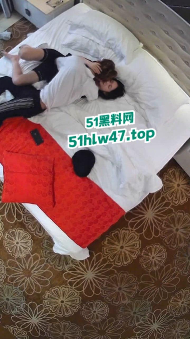 快手千万网红【李璐璐】被前男友偷拍裸照和大尺度视频,想不到性感女神背后如此淫荡。 第3张 快手千万网红【李璐璐】被前男友偷拍裸照和大尺度视频,想不到性感女神背后如此淫荡。 第3张