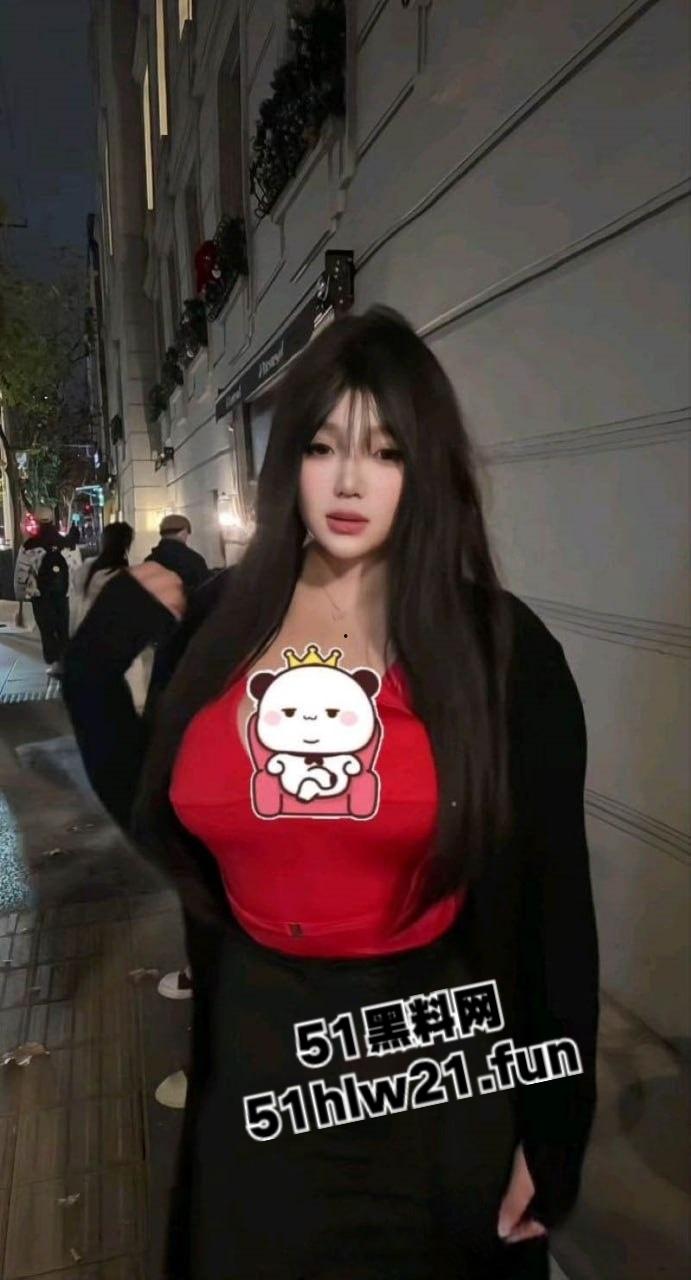 快手【辣条Babbie】私拍流出，巨乳肥臀全裸自慰炸裂曝光，肉感坦克身材勾魂操翻天线下活动粉丝尖叫爽翻！  第6张