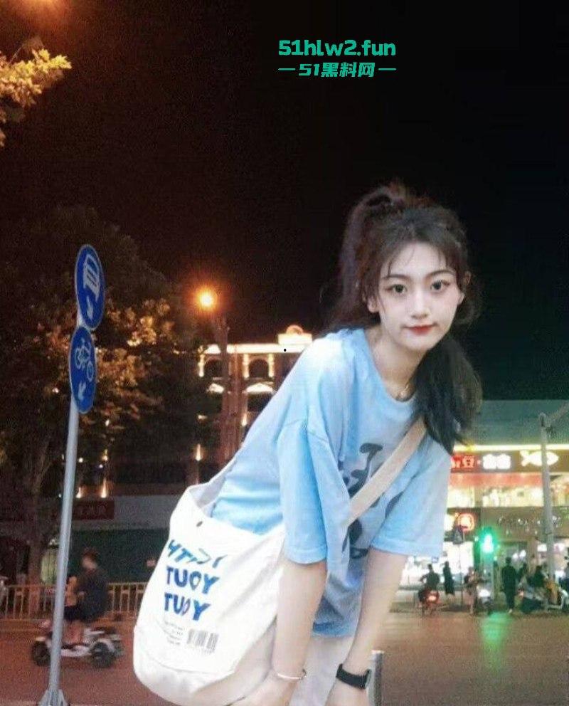 超高颜值极品身材清纯学生妹，与男友啪啪自拍视频被渣男曝光流出，床上主动清纯妹表演秀。  第1张